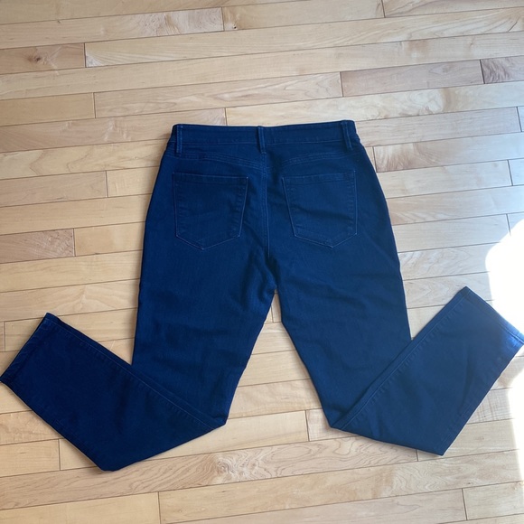 LOFT Curvy Skinny Dark Wash - Picture 3 of 6